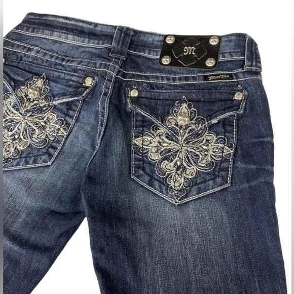 Miss Me Boot Cut Cowgirl Embroidered Rhinestones Distressed Jeans Sz 27 X 29 NWT - Picture 6 of 13